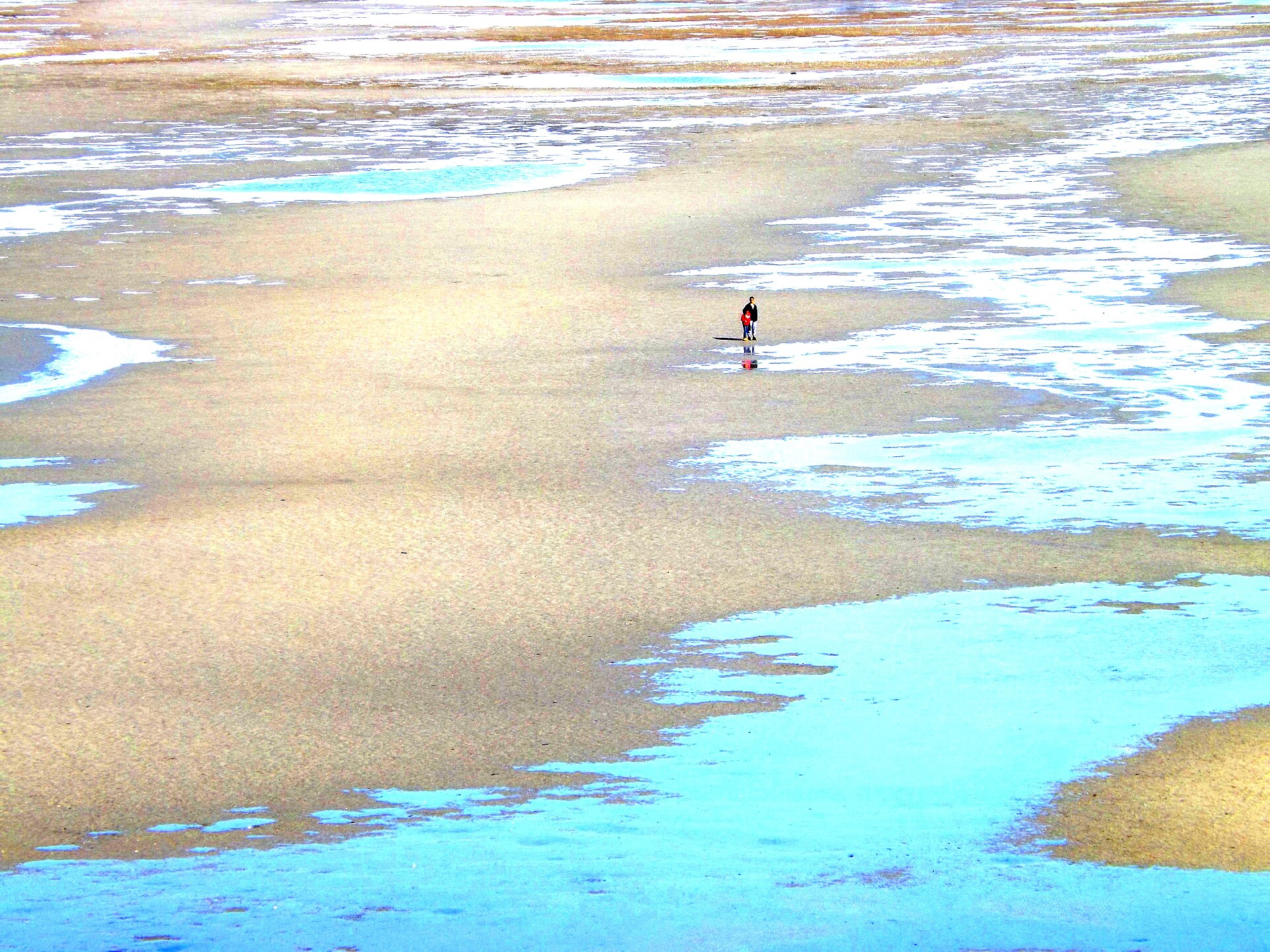 Wide tidal flats at Rathtrevor Beach, Parksville BC