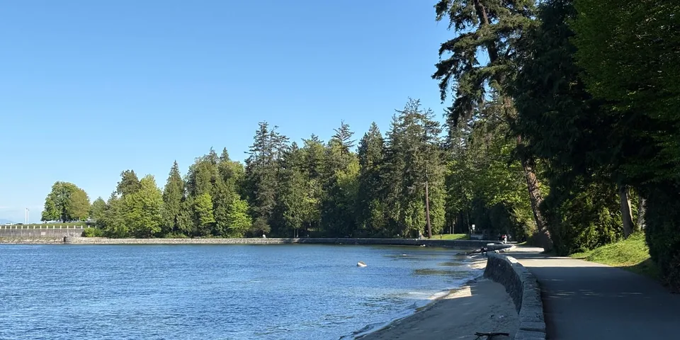 Stanley Park seawall beside the water